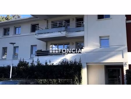 exclusivité mandelieu - appartement 2 pièces dans une résidence de standing avec piscine