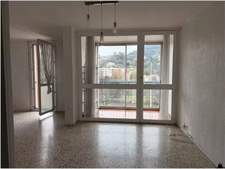 location appartement 4 pièces 83 m² à ales (30100)  616 €