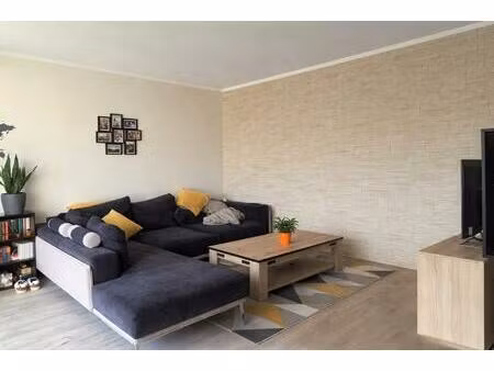 t2 lumineux avec balcon et garage fermé – jouvence