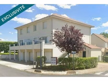 duplex lumineux avec 2 chambres et une terrasse