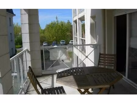 location appartement  m² t-2 à saint-cyr-sur-loire  630 €