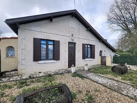 beau potentiel  maison salleboeuf  3 ch