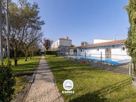 propriété de caractère avec double demeure  piscine et potent