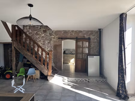 bon emplacement pour cette maison de village mitoyenne avec