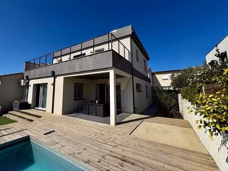 villa familiale moderne  4 chambres  jardin  garage et piscine