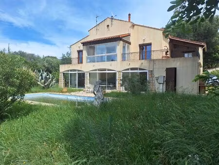 six-fours-les-plages  maison charmante de 160m2 avec piscine et 1070m2 de terrain