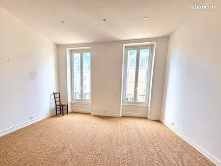 coeur d'auray  bel appartement t4 de 2 chambres 