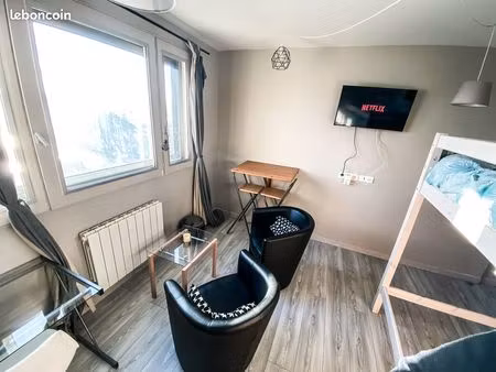 studio très lumineux meublé charenton-écoles cuisine séparé  rangement tout inclus