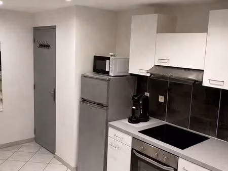 t2 37m2 a louer en bail mobilité (2 a 5 mois) en face du tram proche de mbs