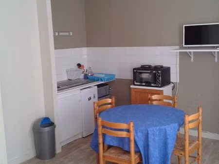 appartement meublé de 25m2  1er étage  à niort centre ville