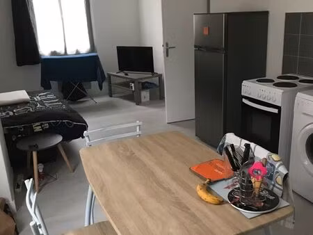 t1 meublé 26 min 530 cc  centre historique de sens   10 min gare sncf