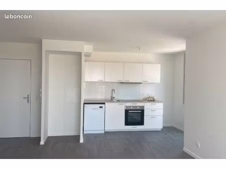 jolie t3 à louer à bessan