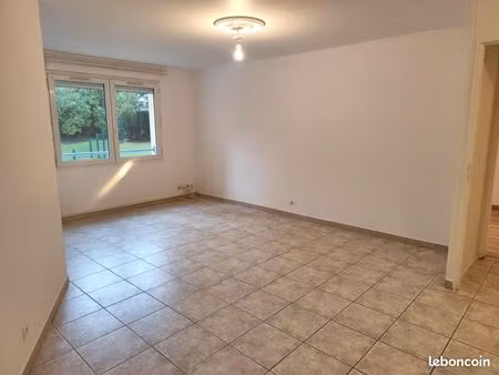 appartement t2 de 50 m² à domont (chauffage et eau inclus)