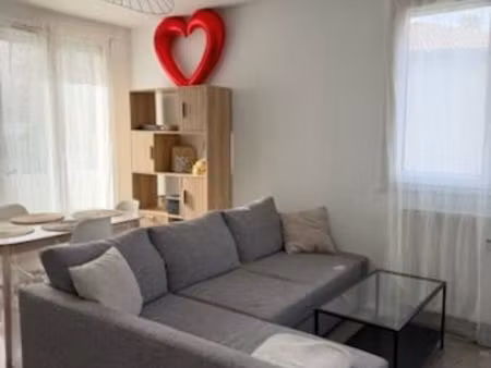 45m² lumineux disponible