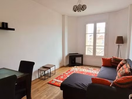 f2 meublé à proximité de la défense