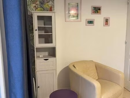 t2 immaculée  calme   avec jardin  charges comprises