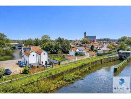 centraal gelegen mooi gerenoveerde woning aan de eeklose ...