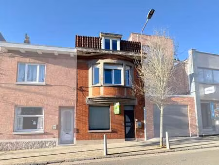 maison semi-bourgeoise avec 4 chambres face au parc !