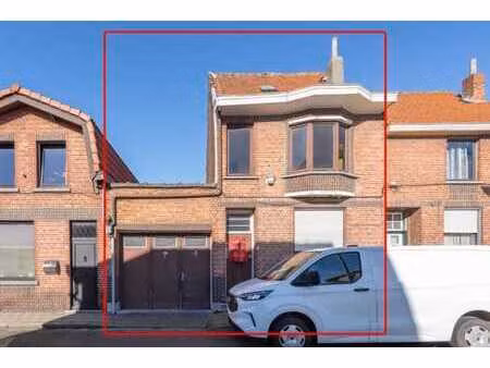 maison avec garage et jardin