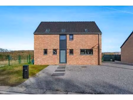 villa récente avec vue dégagée et cadre naturel à gesves