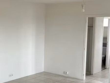 location maison 4 pièces 76 m² à villeneuve-saint-germain (02200)  895 €