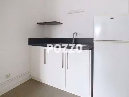 location appartement t1 meublé à saint-hilaire-du-harcouët (50600) : à louer t1 meublé / 2