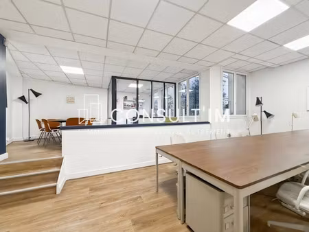 location locaux professionnels 2 pièces 58 m² à paris 17ème (75017)  2 340 €