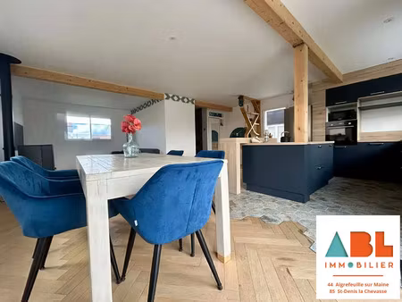 vente maison à montaigu (85600) : à vendre / 97m² montaigu