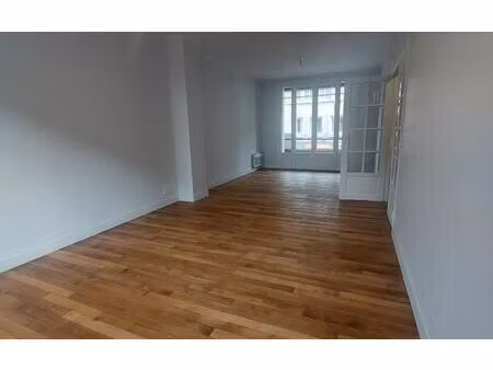 location appartement  m² t-5 à beauvais  1 285 €