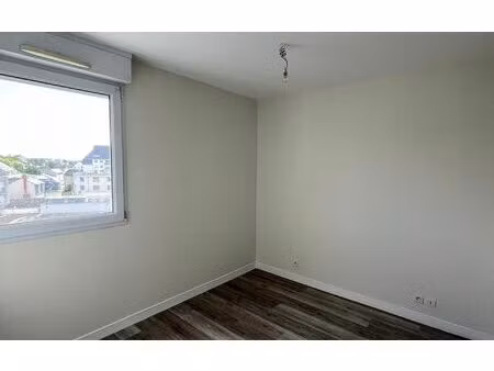 location appartement  m² t-1 à tours  500 €