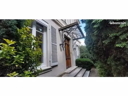 maison 7 pièces 278 m²