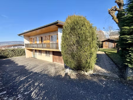 annecy maison de ville individuelle iimplantée sur 557 m2