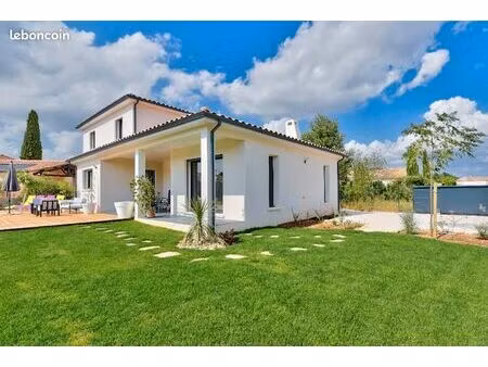 terrain 850 m² castries