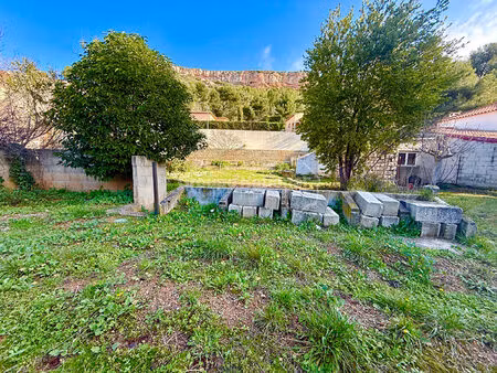 terrain constructible 600 m² vitrolles