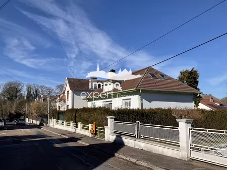 vittel proche centre  dans quartier résidentiel  à deux pas