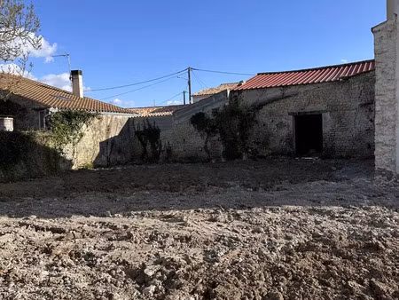 terrain à vérines (17540)