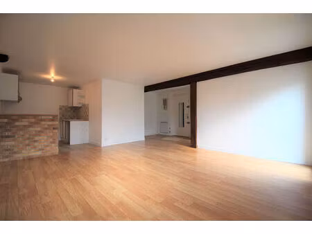 2 pièces - 53m² - centre ville avec parking - dourdan