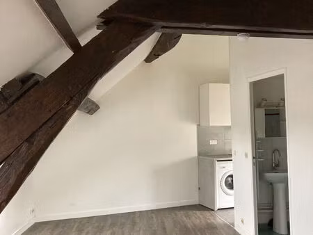 forges centre : studio (22.29 m2 hab/28.56 sol)