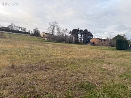 terrain 590 m² saint sulpice