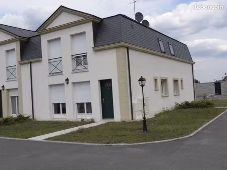 f3 en duplex avec garage à courcelles sur seine