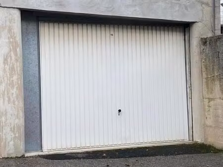 garage 13 m² valence