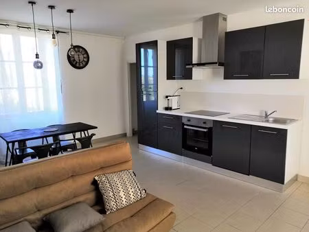 f2 meublé 47m² centre ville bourbon lancy