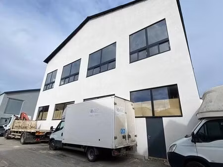 local stockage persan sci 3k 300m2