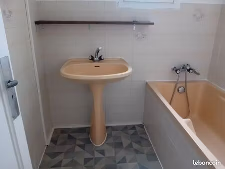 maison à louer (roudouallec)