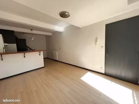 à louer – charmant t2 en duplex – 42 m² – trèbes