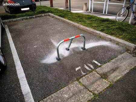 location place de parking sécurisée