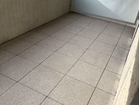 location logement 25m2 + 14m2 de terrasse à 600