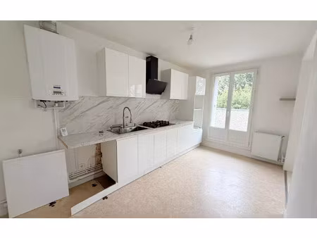 location appartement  m² t-2 à triel-sur-seine  890 €