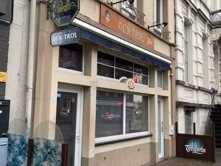 polyvalent handelshuis met bovenwoonst aparte ingang en in 2