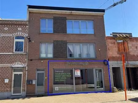 espace commercial  situé au centre de sint-truide